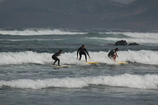  going for the waves at the same time 